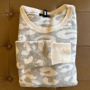 Aqua Cashmere Leopard Print Sweater 3/4 Sleeve S